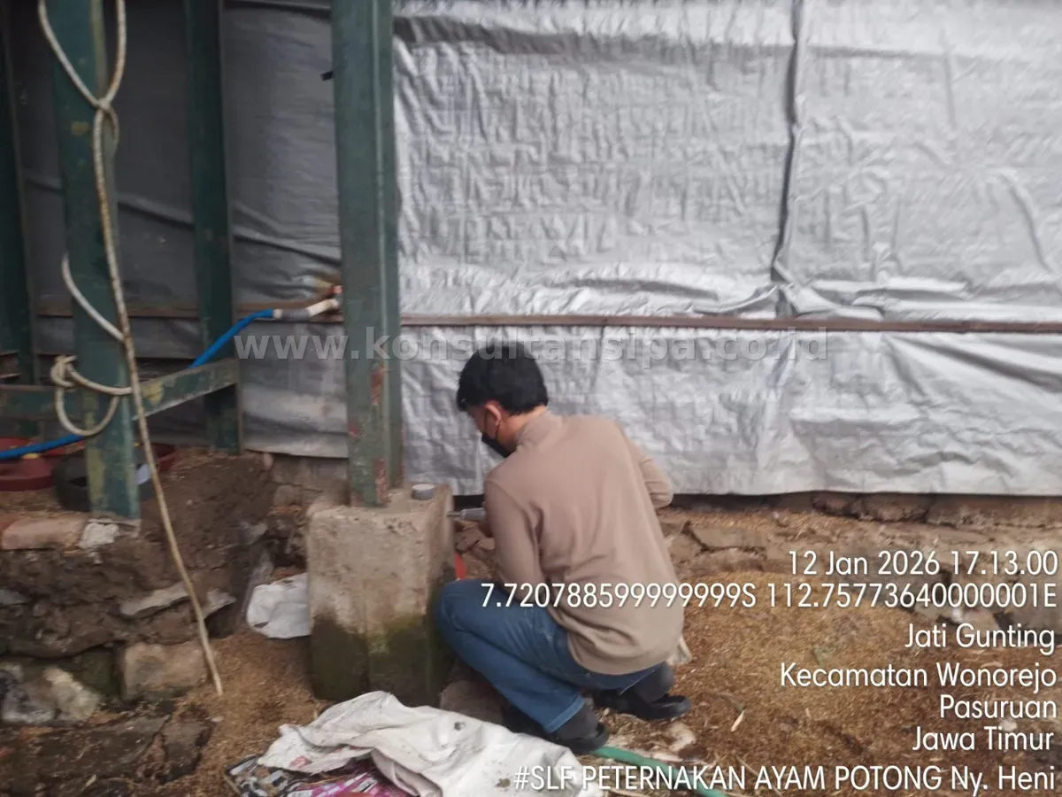 Uji hammer test pada kolom beton bangunan peternakan untuk pengurusan SLF